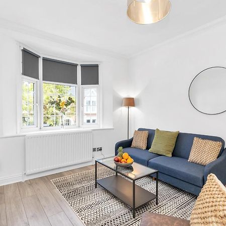 Modern Two Bedroom Apartment With Free Parking! Λονδίνο Εξωτερικό φωτογραφία